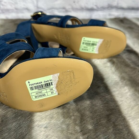 Cute and unworn - Picture 8 of 9